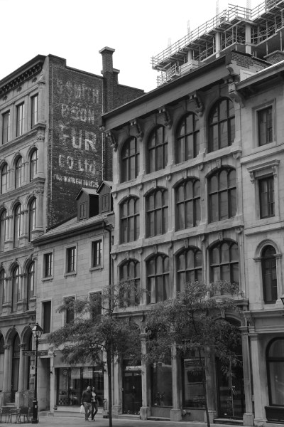 Notre-Dame et McGill, là où se trouvaient les murs de la ville il y a plus de 200 ans.