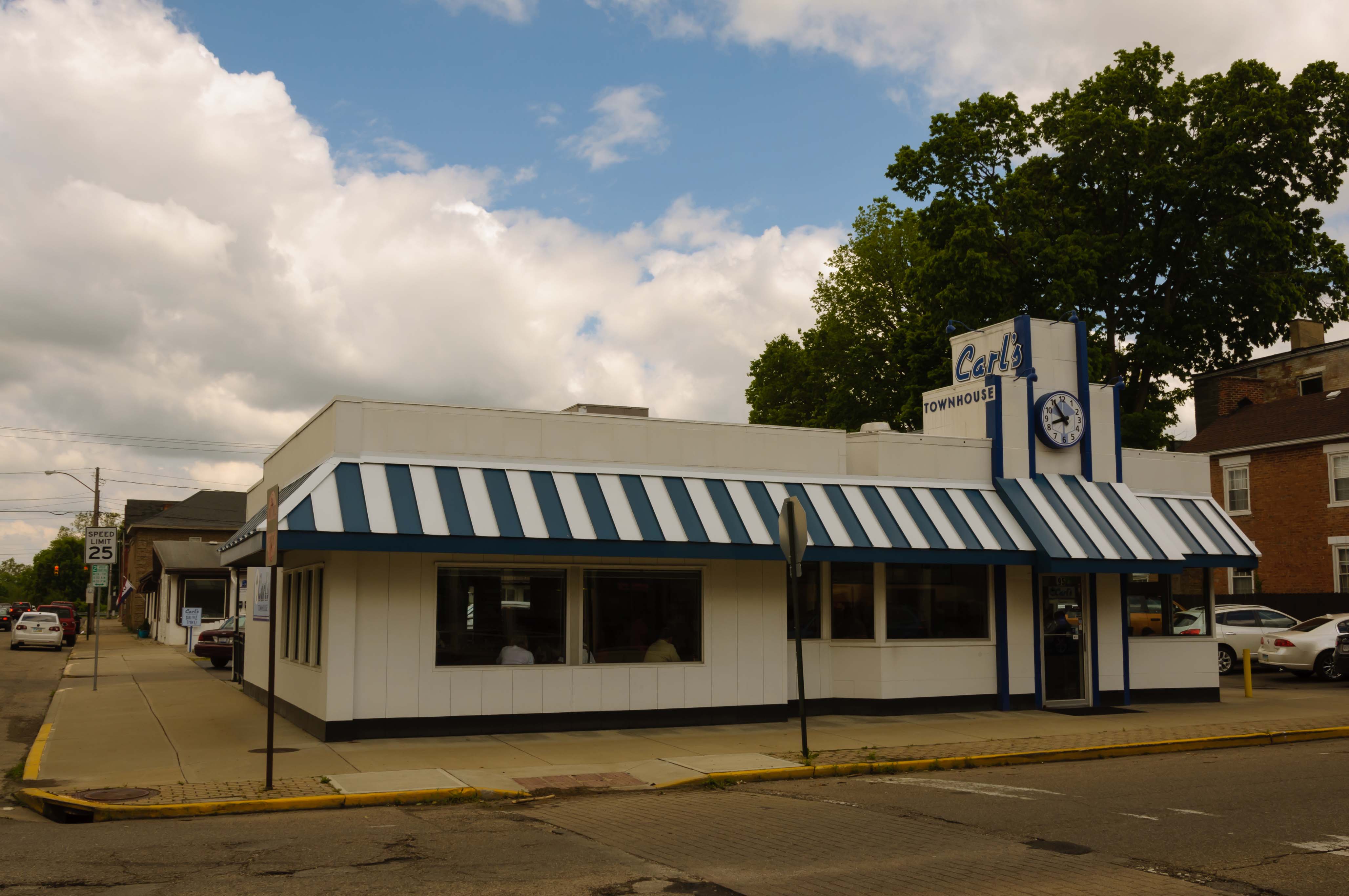 Bouffe - Carl's Townhouse Chillicothe OH Coin Walnut et 2e