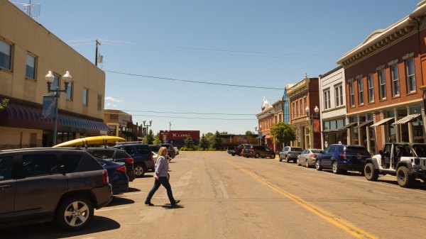 Laramie - Le train passe au bout de la rue